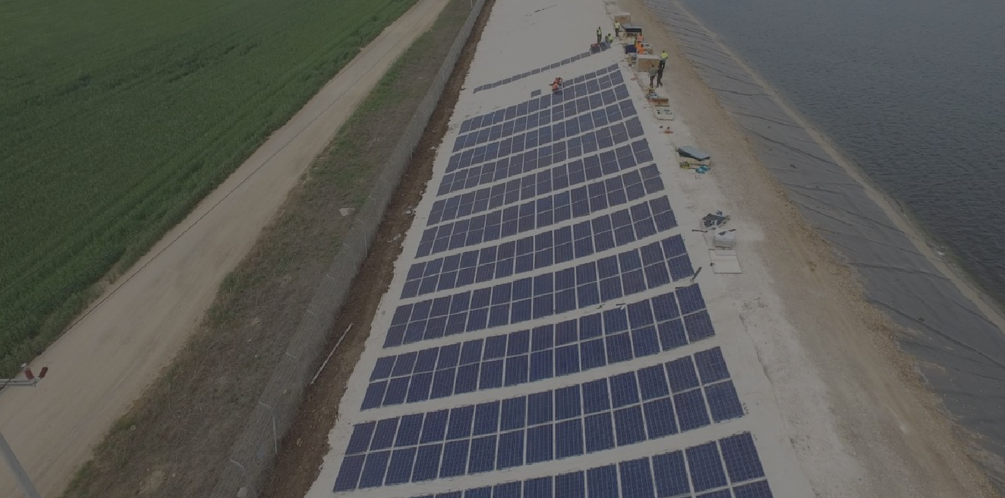 סולרי על דופן מאגר